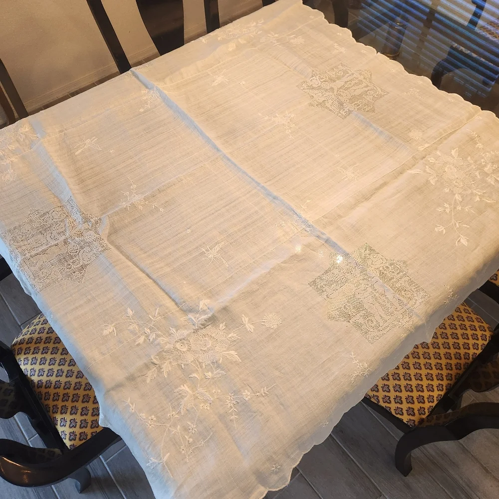 Vintage Handmade Tablecloth Snow White Work Cotton Filet Brode Embroidered